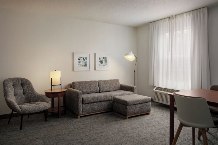 Room 16 of 32
