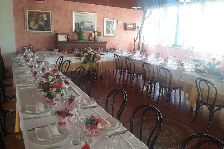 Dining 9 of 21