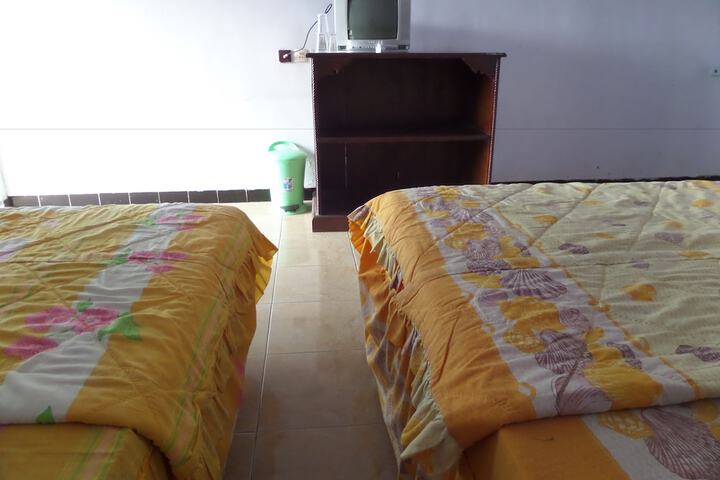 Room 3 of 48