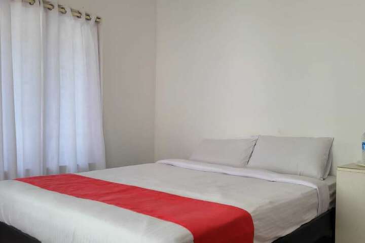 Room 9 of 15