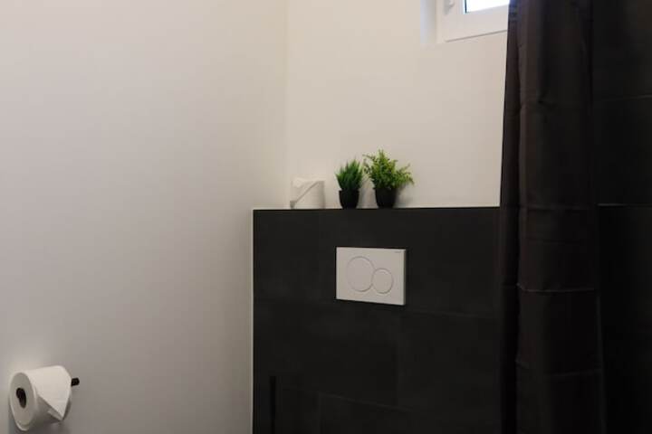 Room 11 of 22