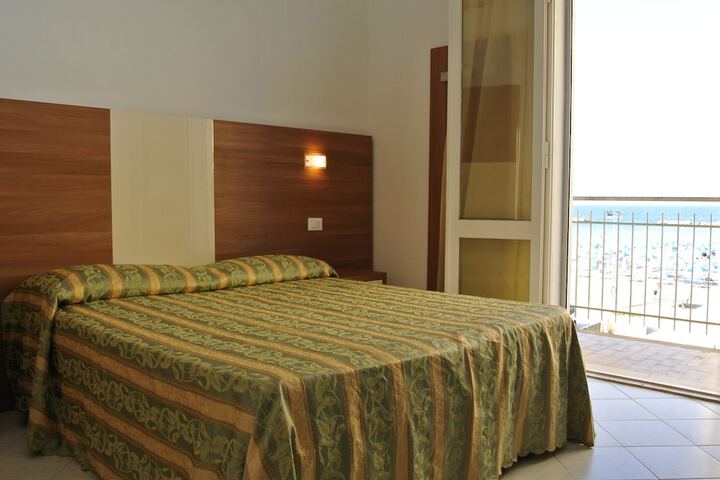 Room 49 of 90