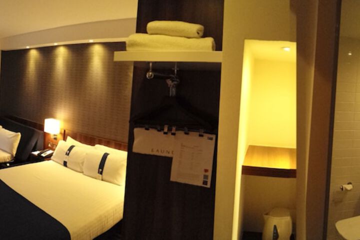 Room 7 of 44