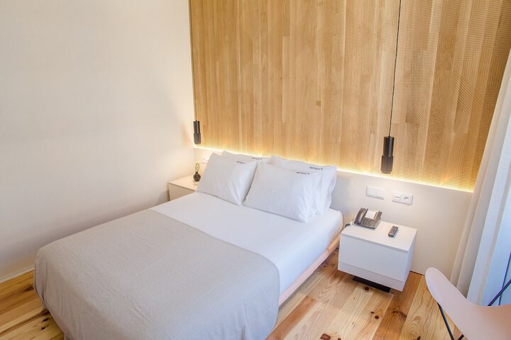 Room 5 of 65
