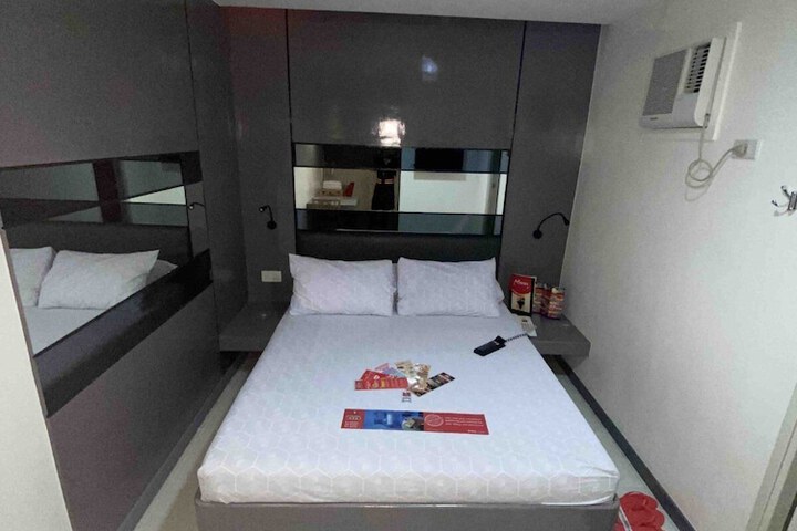 Room 8 of 29