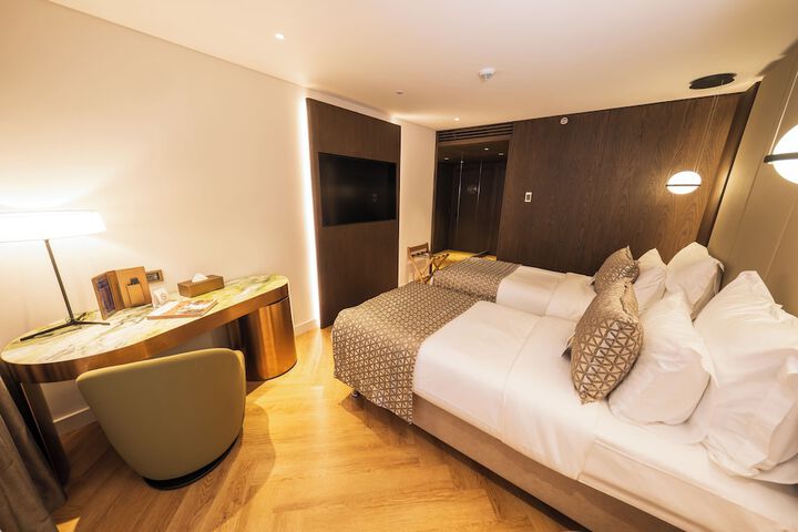 Room 56 of 200