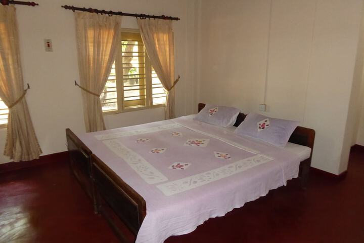 Room 9 of 75