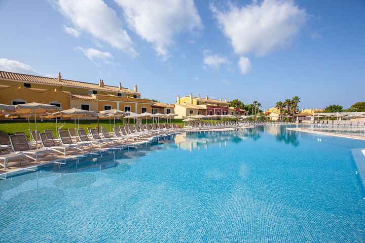 Hotel with Pool