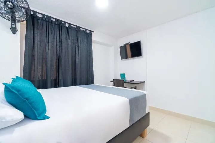 Room 6 of 11
