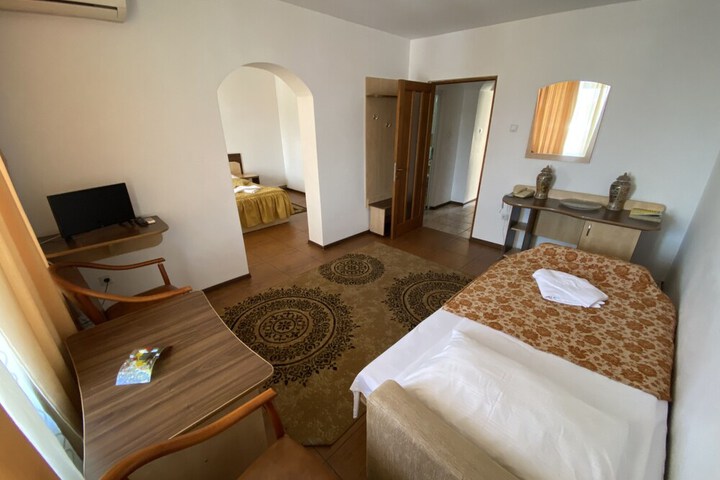 Room 5 of 27