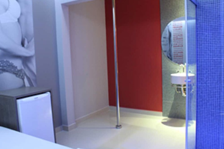 Room 10 of 35