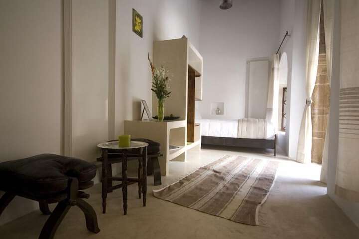 Room 13 of 31