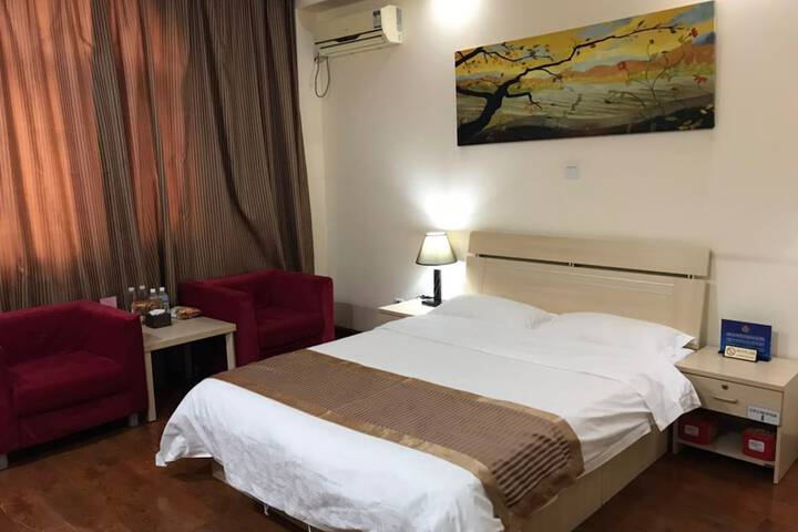 Room 10 of 27