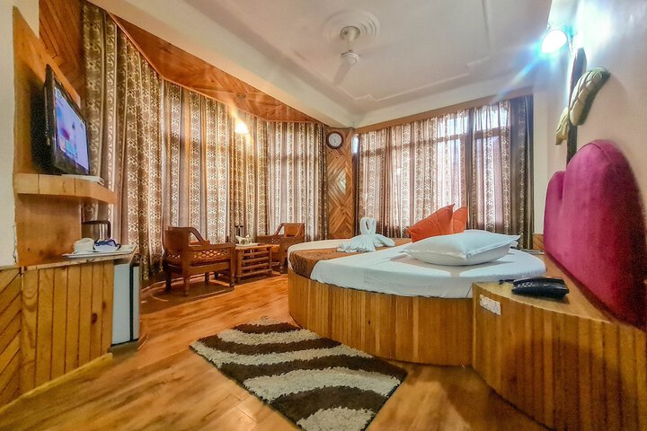 Room 18 of 37