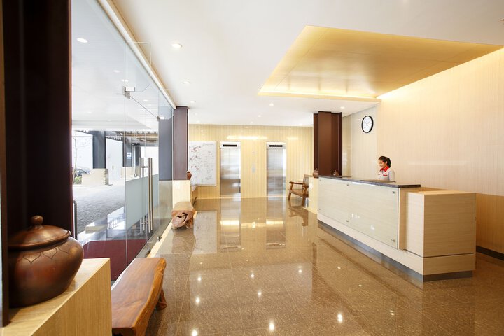 Entrance & Lobby