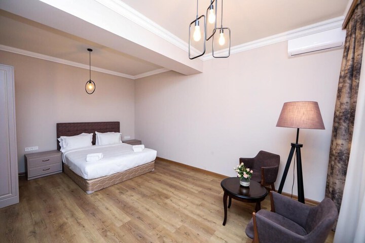 Room 22 of 42