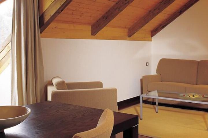 Room 8 of 30