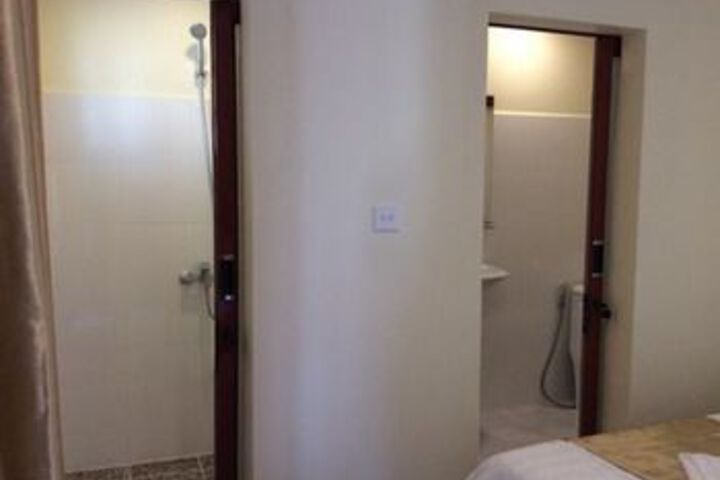 Room 2 of 21