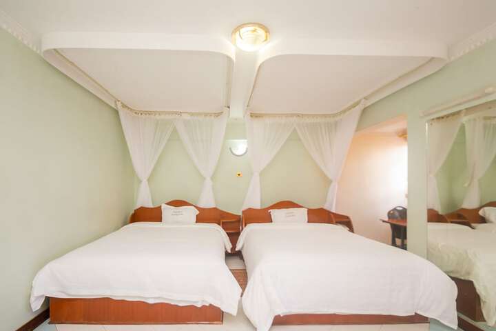 Room 9 of 24