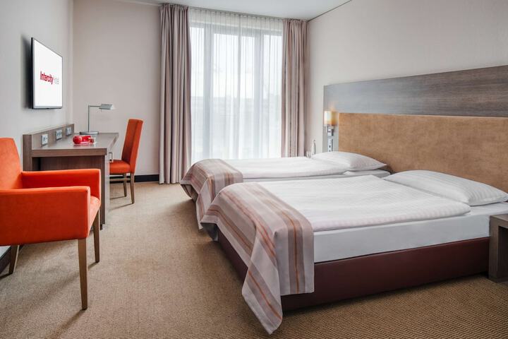 Room 10 of 40