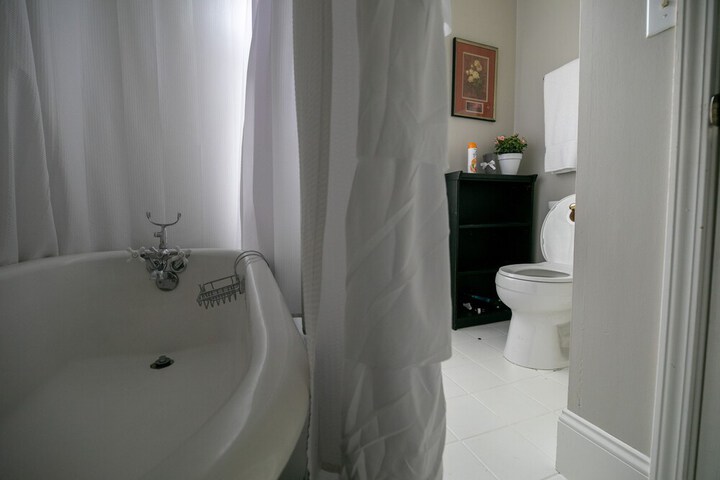 Room 20 of 29
