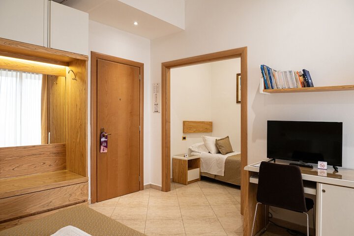 Room 21 of 45