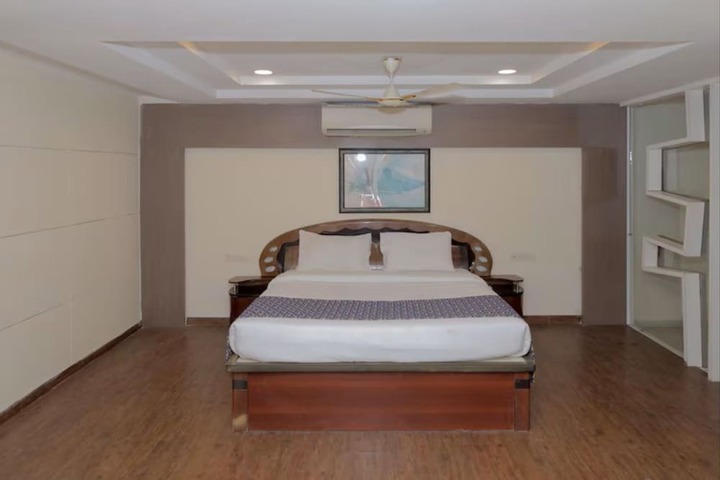 Room 9 of 24