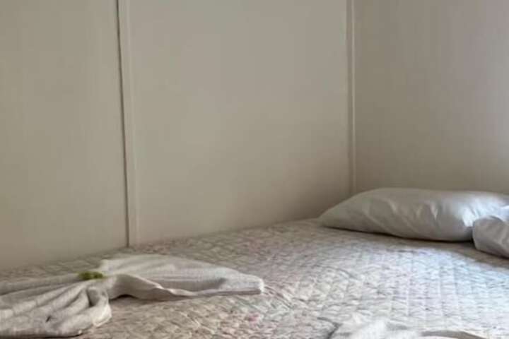 Room 13 of 60