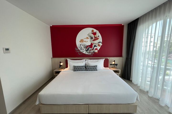 Room 6 of 190