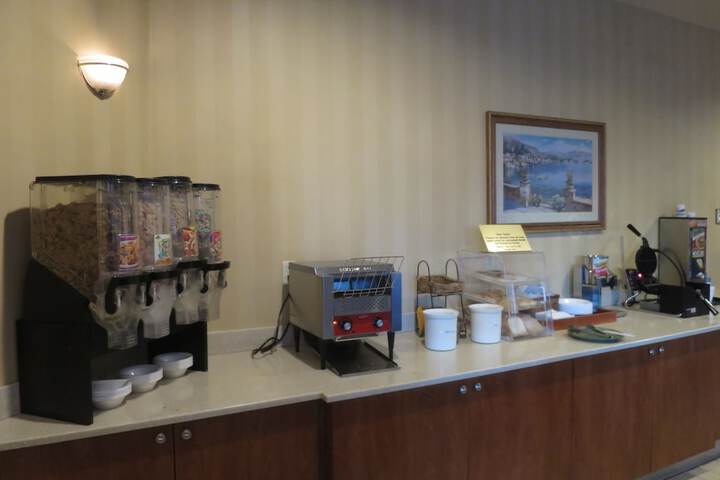 Breakfast/Coffee Service 43 of 60