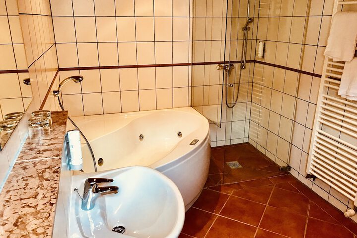 Room 21 of 85