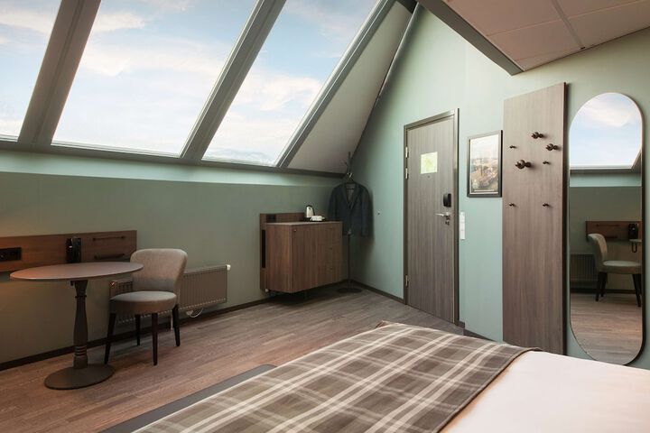 Room 7 of 56