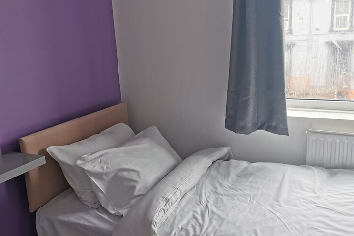Room 6 of 69