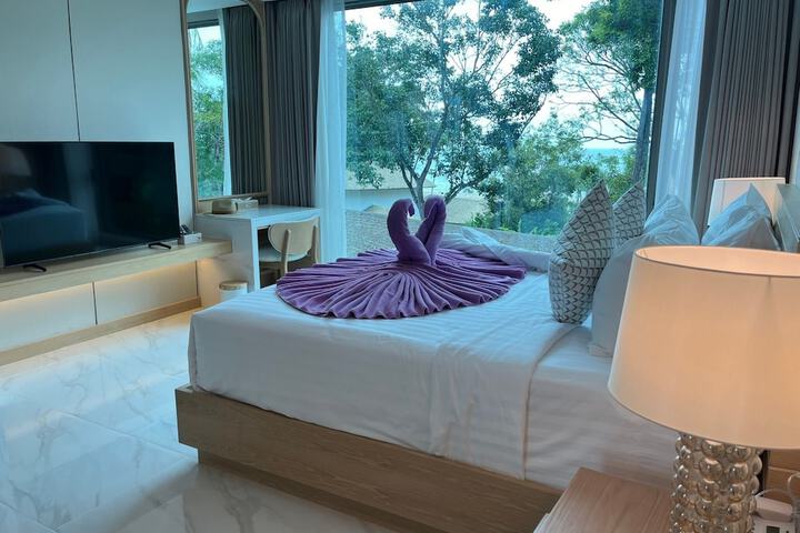 Room 41 of 165