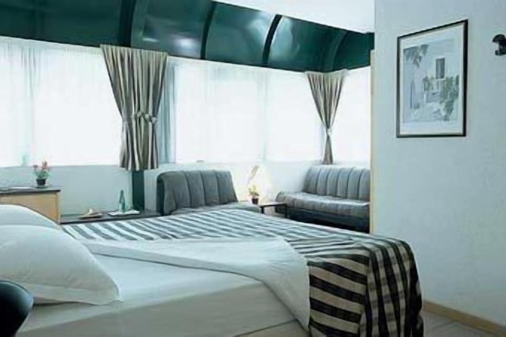 Room 7 of 26