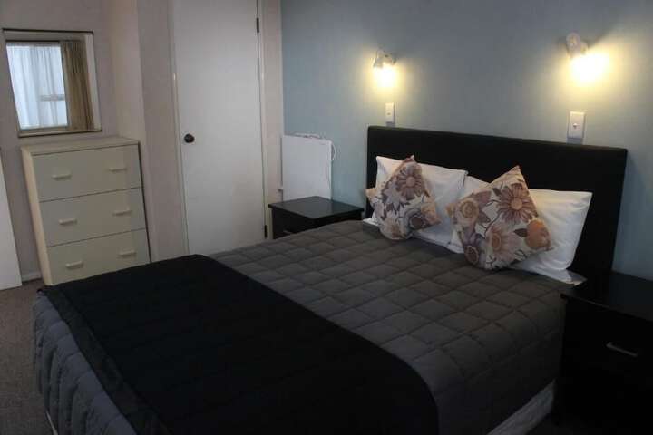 Room 13 of 40
