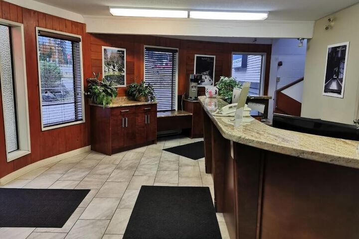 Entrance & Lobby