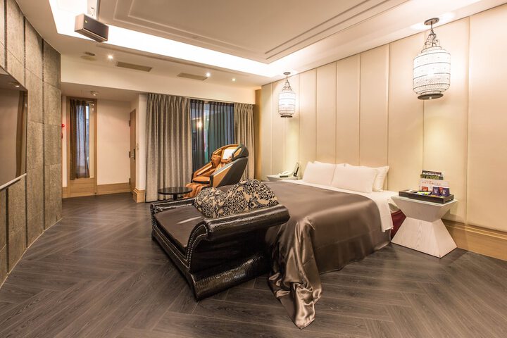 Room 18 of 91