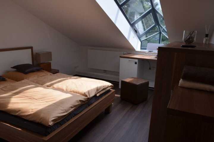 Room 15 of 239