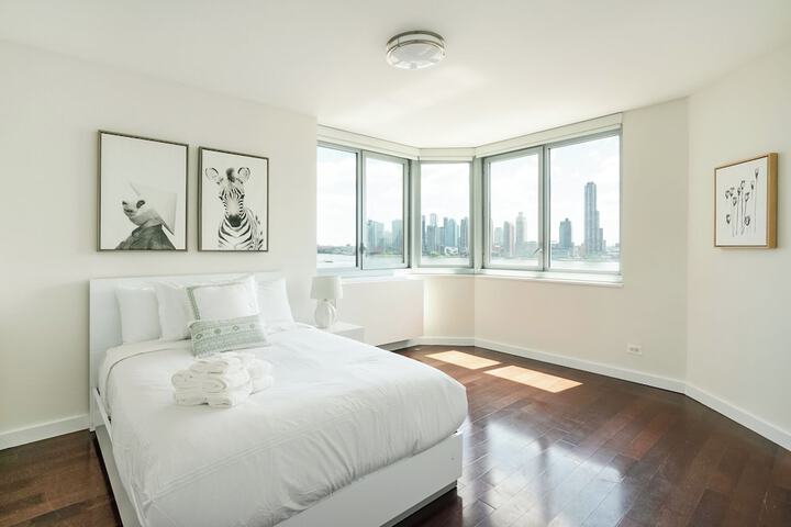 Room 18 of 108