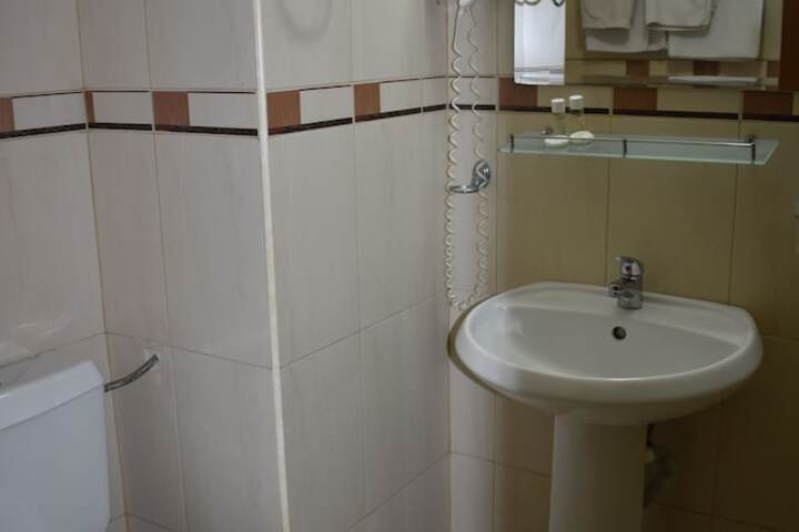 Room 9 of 20