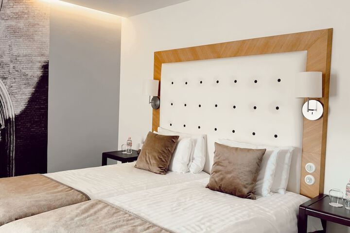 Room 34 of 70
