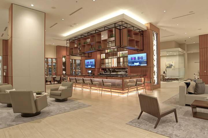 Lobby lounge