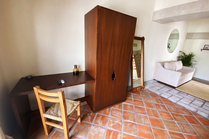 Room 32 of 115