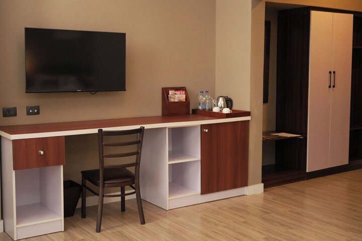 Room 10 of 63