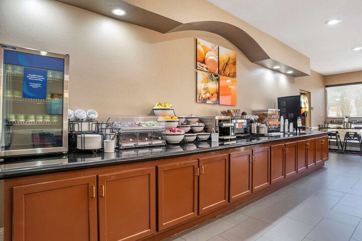 Breakfast/Coffee Service 44 of 61