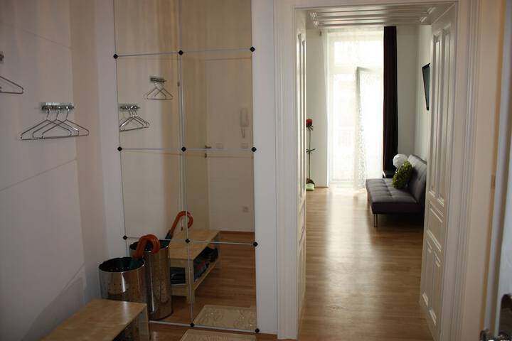 Room 9 of 21