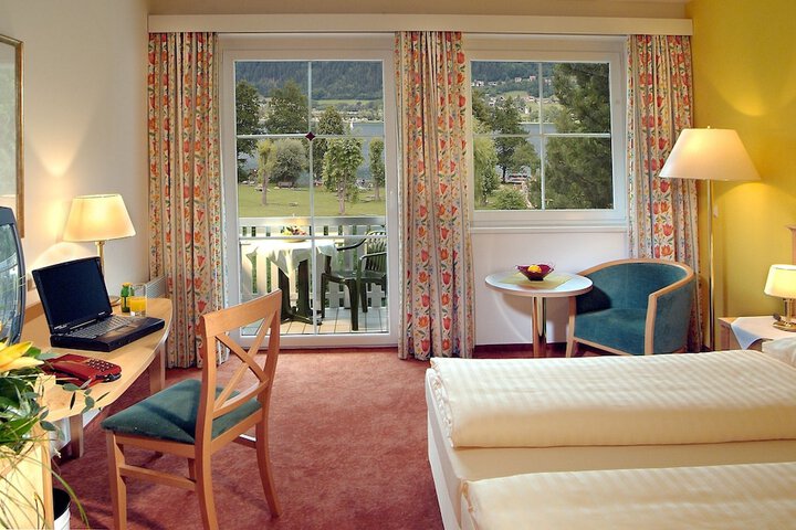 Room 9 of 37