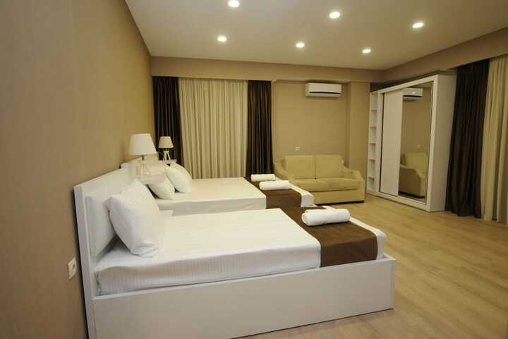 Room 9 of 26
