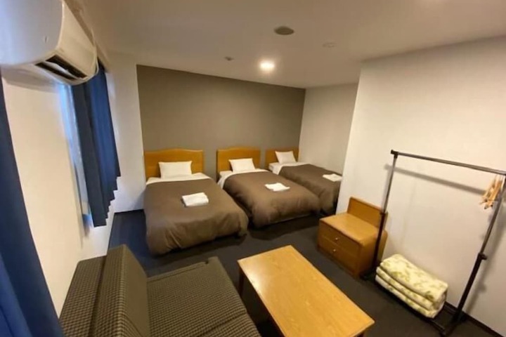 Room 16 of 37